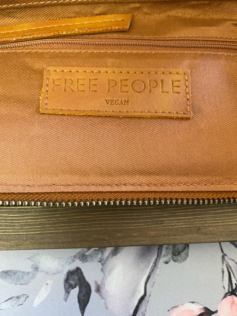 Free People Distressed Vegan Leather Zip Wallet Wristlet Brown NWT - Picture 7 of 16